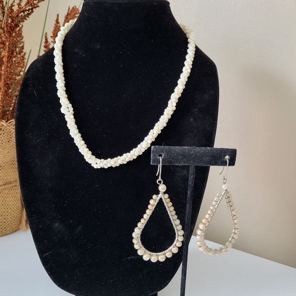 Vintage Mother of Pearl Twisted Necklace with Complimentary Contemporary Earring - Picture 13 of 16